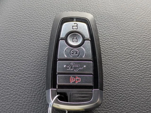 New 2026 Ruby Red Metallic Tinted Clearcoat Ford Lariat® image 29