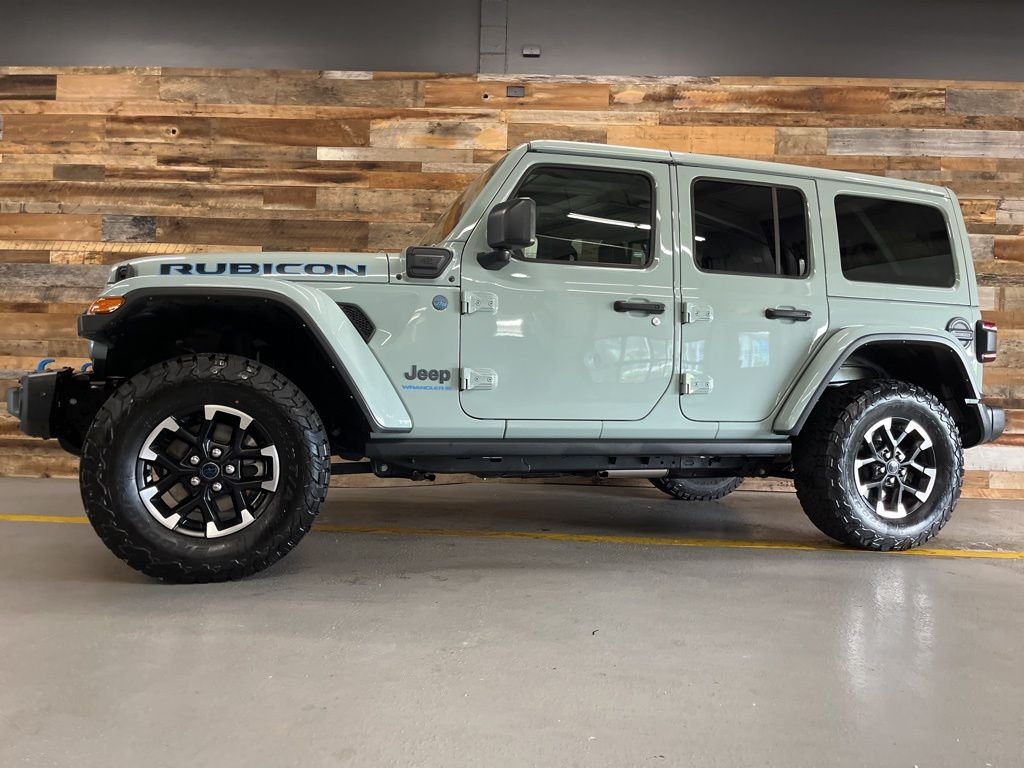 Used 2024 Earl Clearcoat Jeep Rubicon 4xe image 55