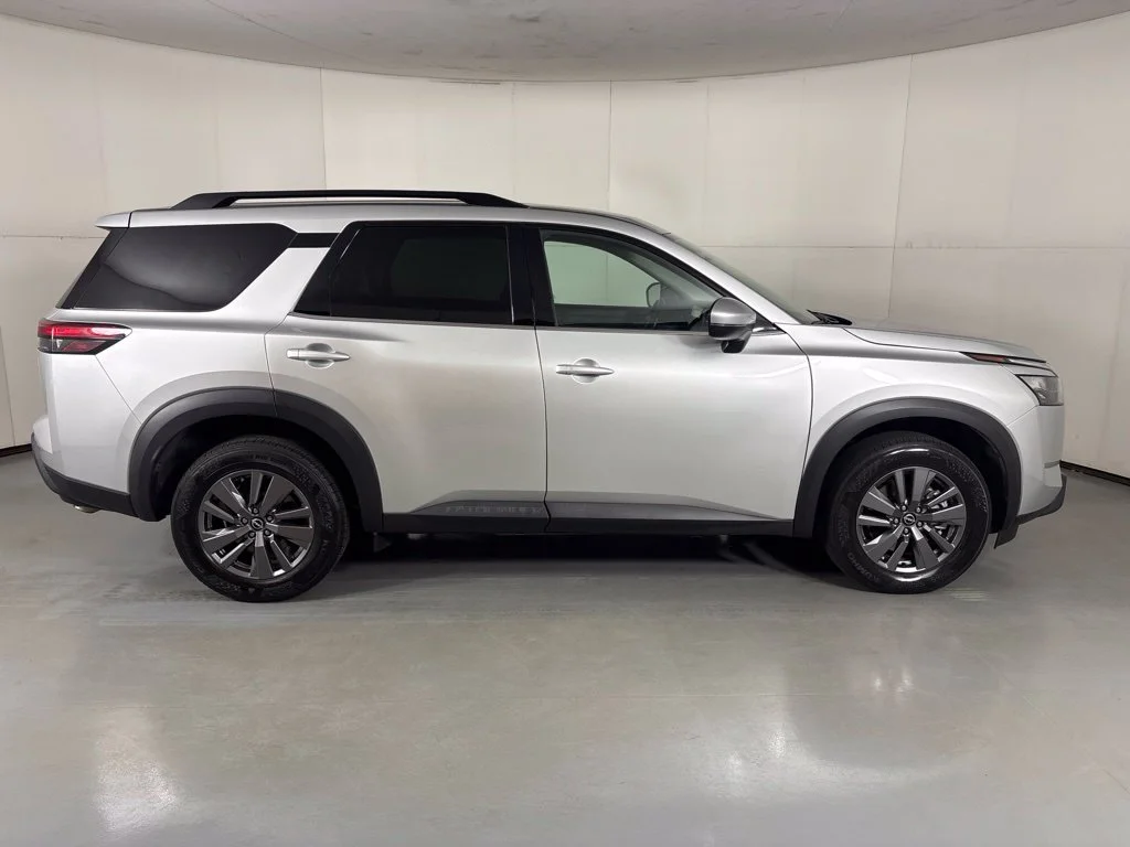 Used 2024 Silver Nissan SV image 9