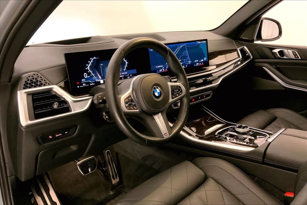 Used 2024 Gray Metallic BMW xDrive40i image 21