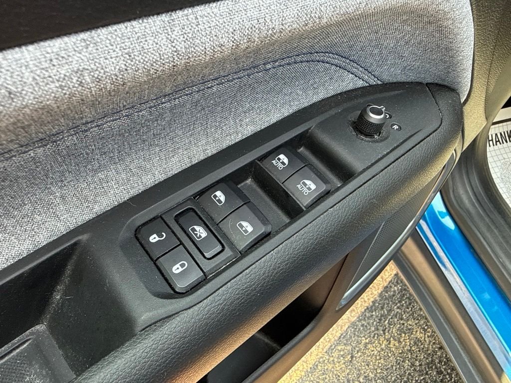 Used 2023 Blue Jeep Latitude image 21