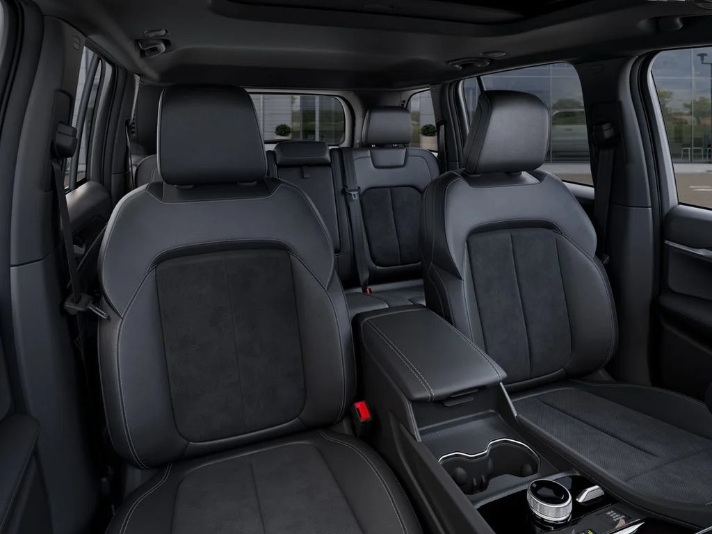 New 2026 Diamond Black Crystal Pearlcoat Jeep Altitude image 16