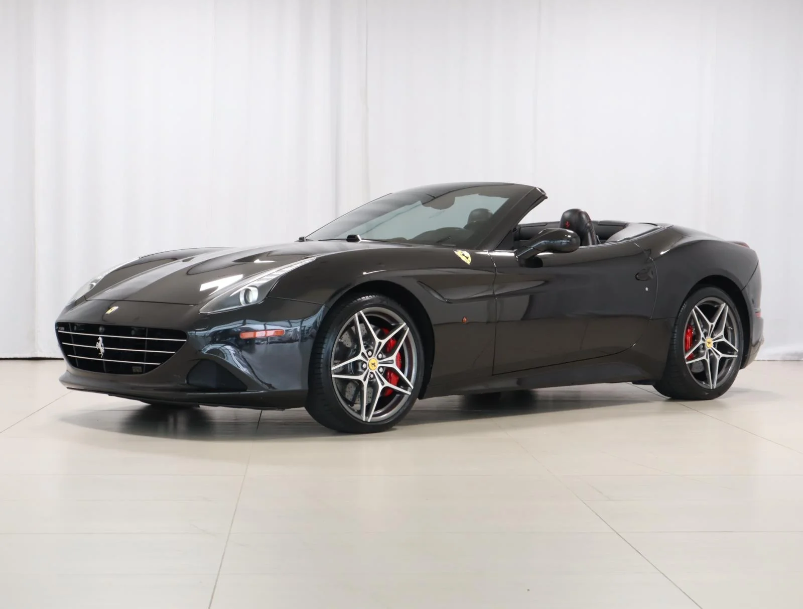 Used 2016 Nero Daytona Metallic Ferrari T 2dr Conv image 2