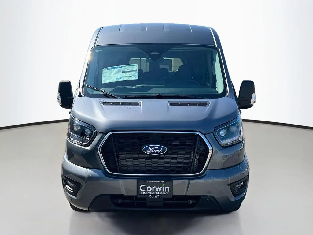 New 2026 Carbonized Gray Metallic Ford XLT image 4