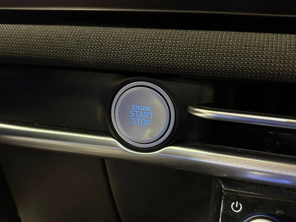 Used 2025 Green Hyundai Limited image 23