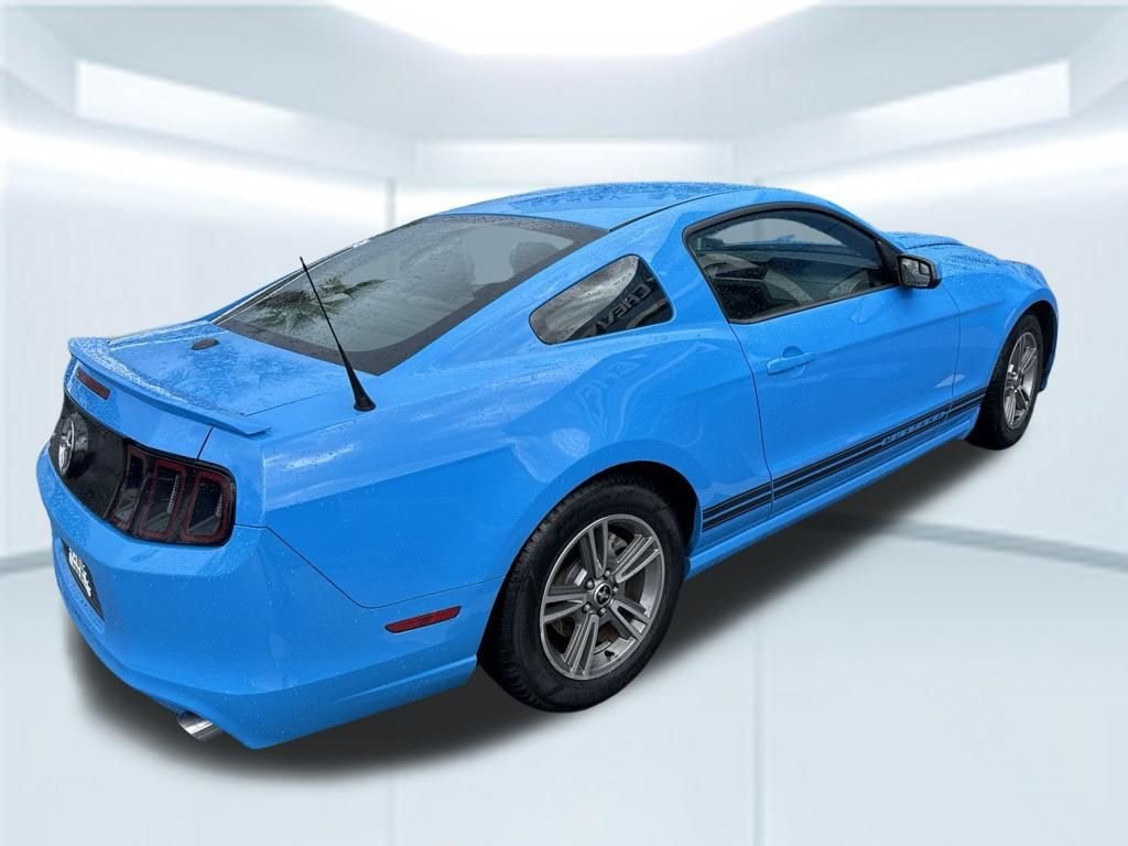 Used 2013 Blue Ford V6 Premium image 11
