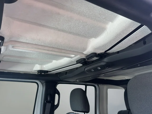 Used 2024 White/off-white Jeep Sahara image 19