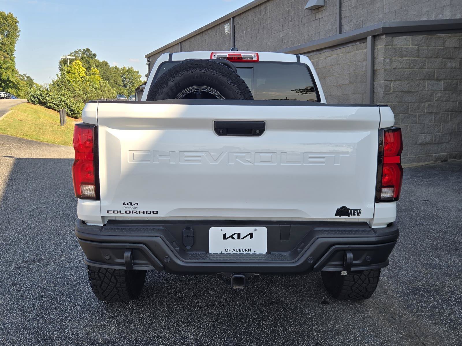 Used 2025 Summit White Chevrolet 4WD ZR2 image 7