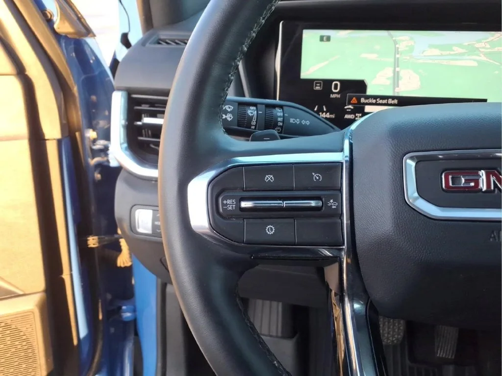 Used 2025 Blue GMC Elevation image 24