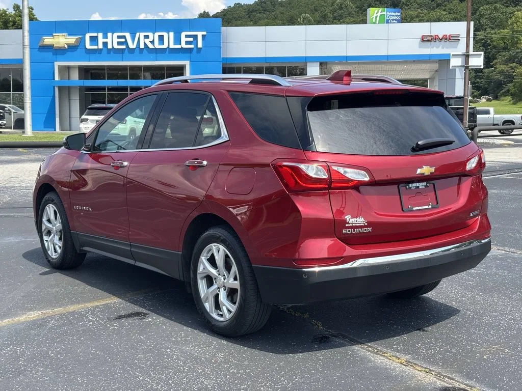 Used 2018 CAJUN RED TINTCOAT Chevrolet Premier image 9