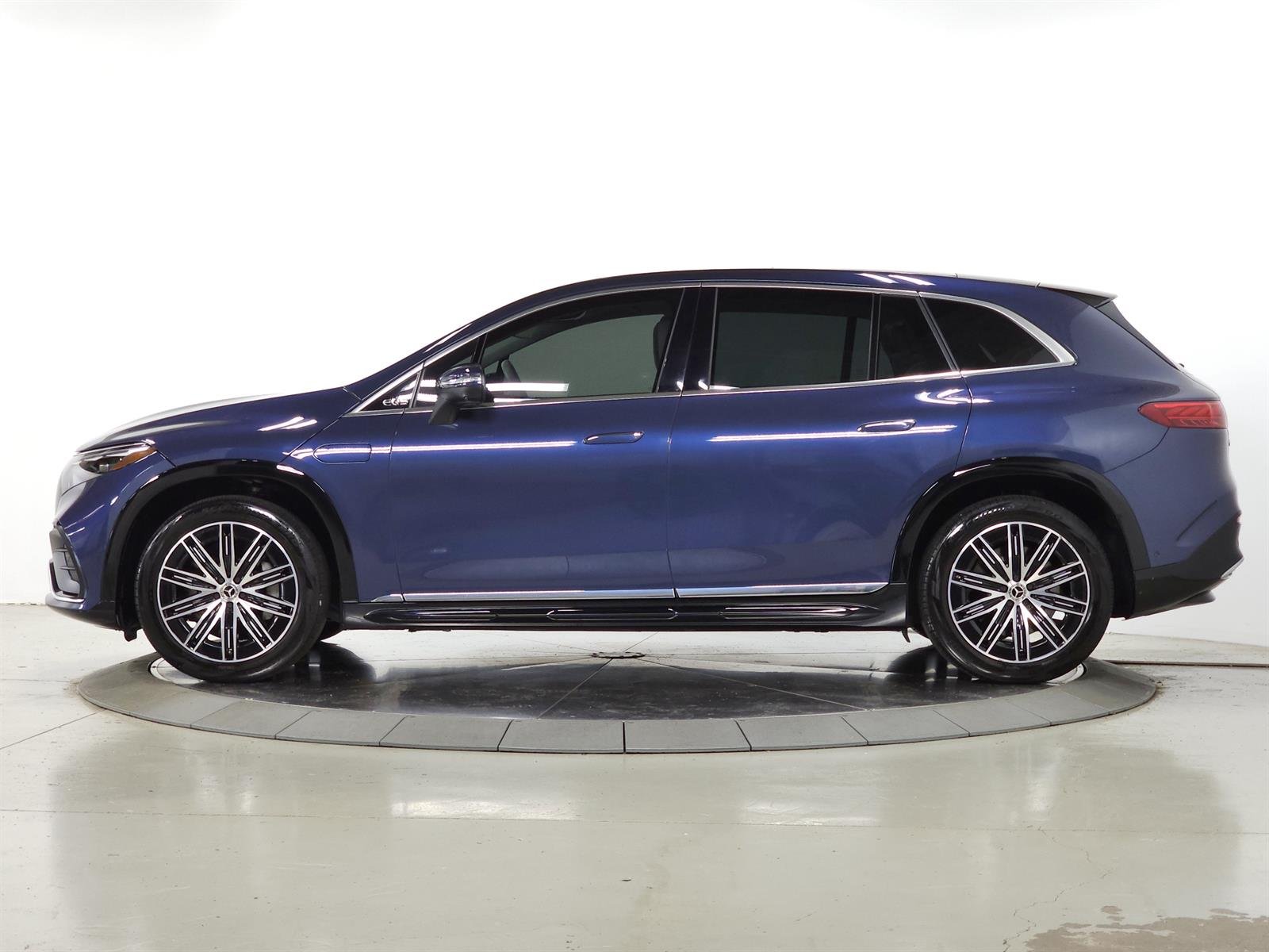 Used 2023 Blue Mercedes-Benz EQS 450 4MATIC® image 5