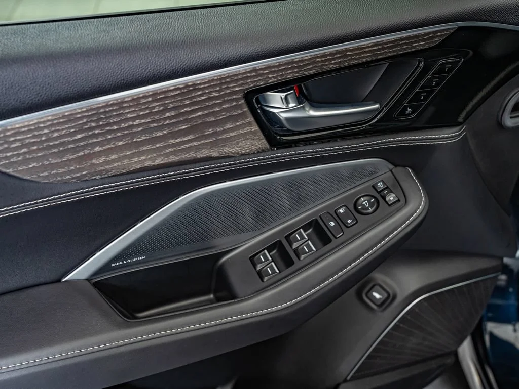 Certified Used 2025 Majestic Black Pearl Acura Advance Package image 18