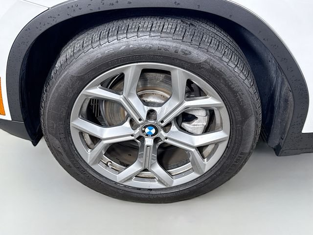 Used 2024 White BMW sDrive30i image 30