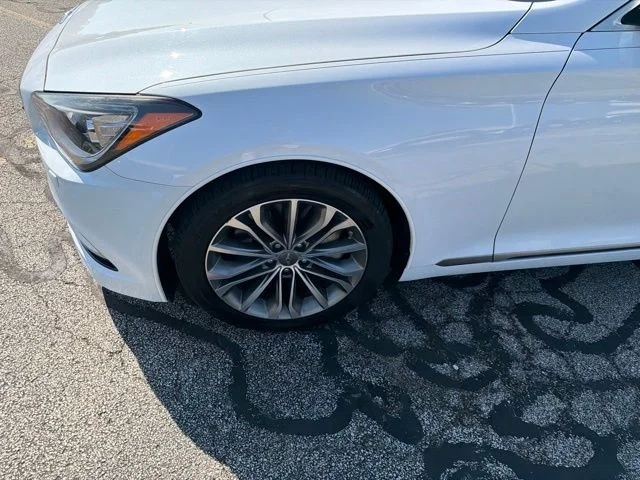 Used 2015 White Hyundai 3.8 image 8