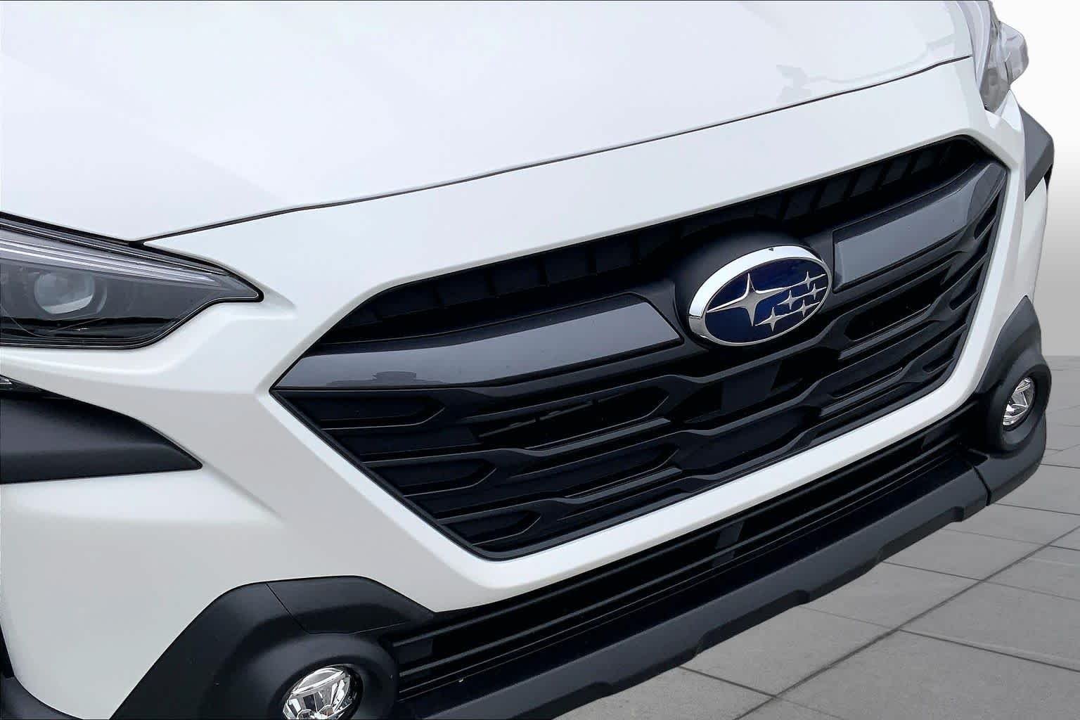 Used 2025 Crystal White Pearl Subaru Premium image 29