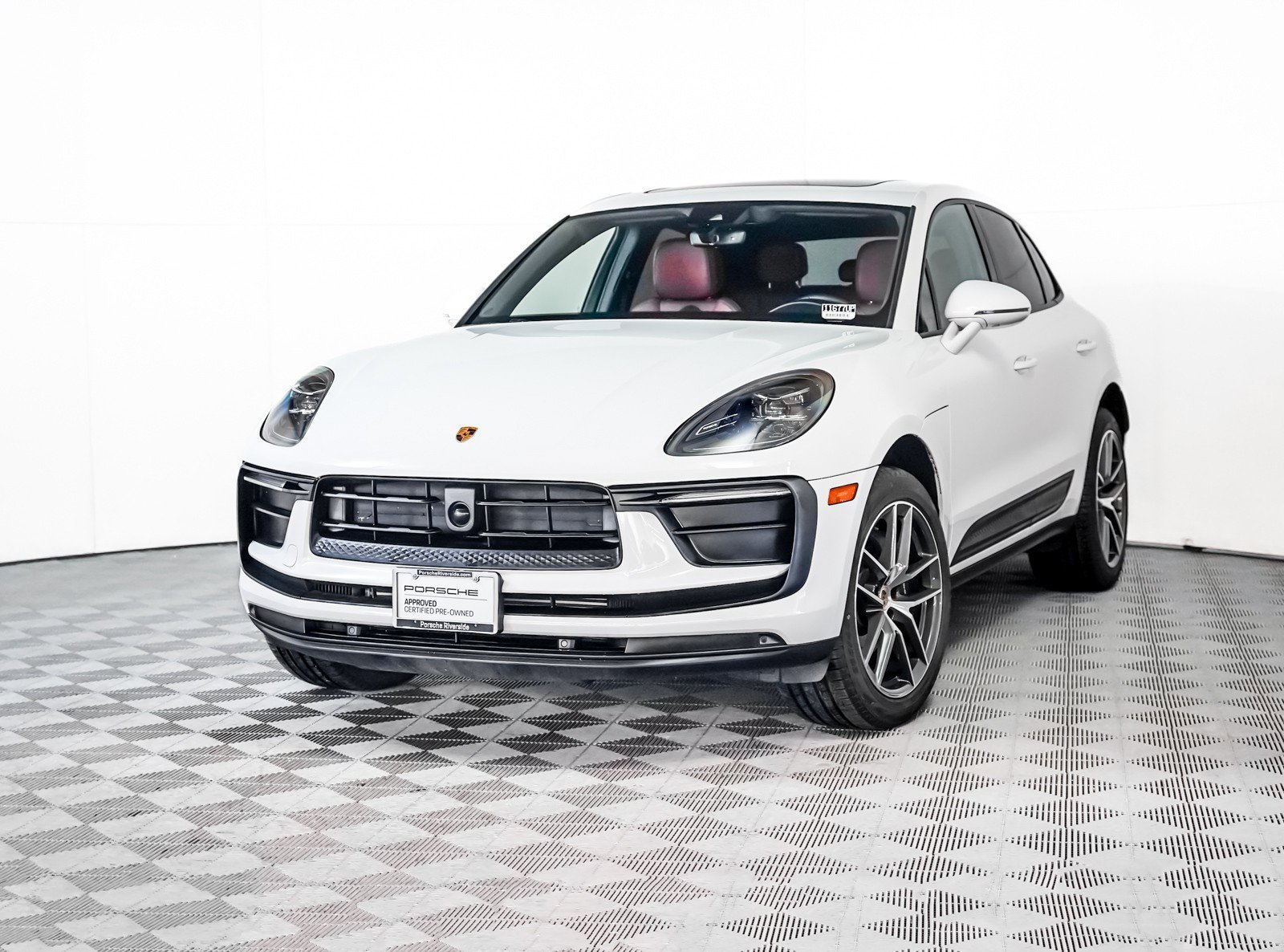 2024 Porsche Macan T