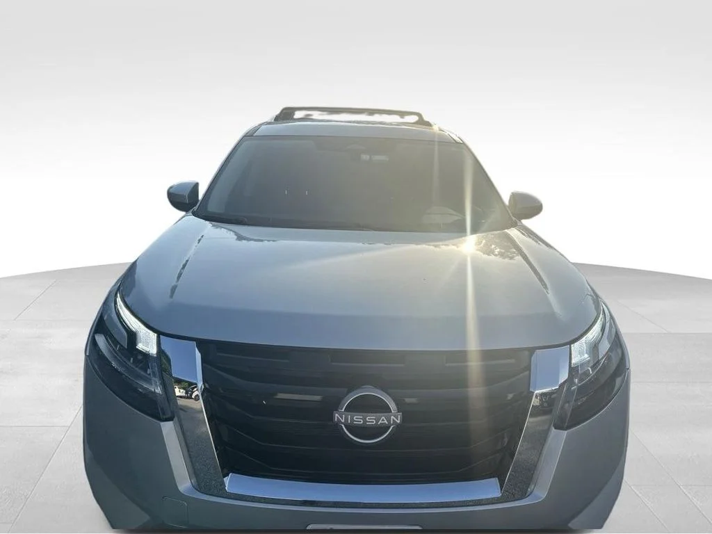 Used 2023 Silver Nissan SV image 8