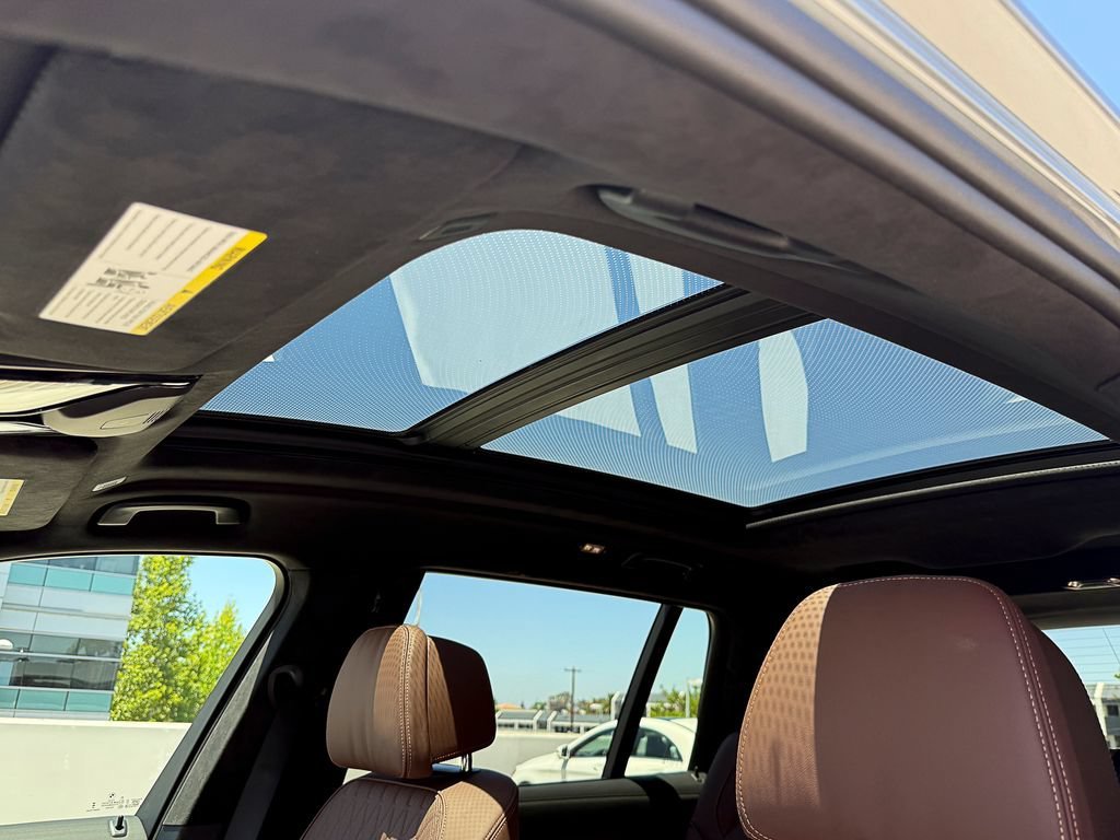 New 2027 Skyscraper Grey Metallic BMW M60i image 14