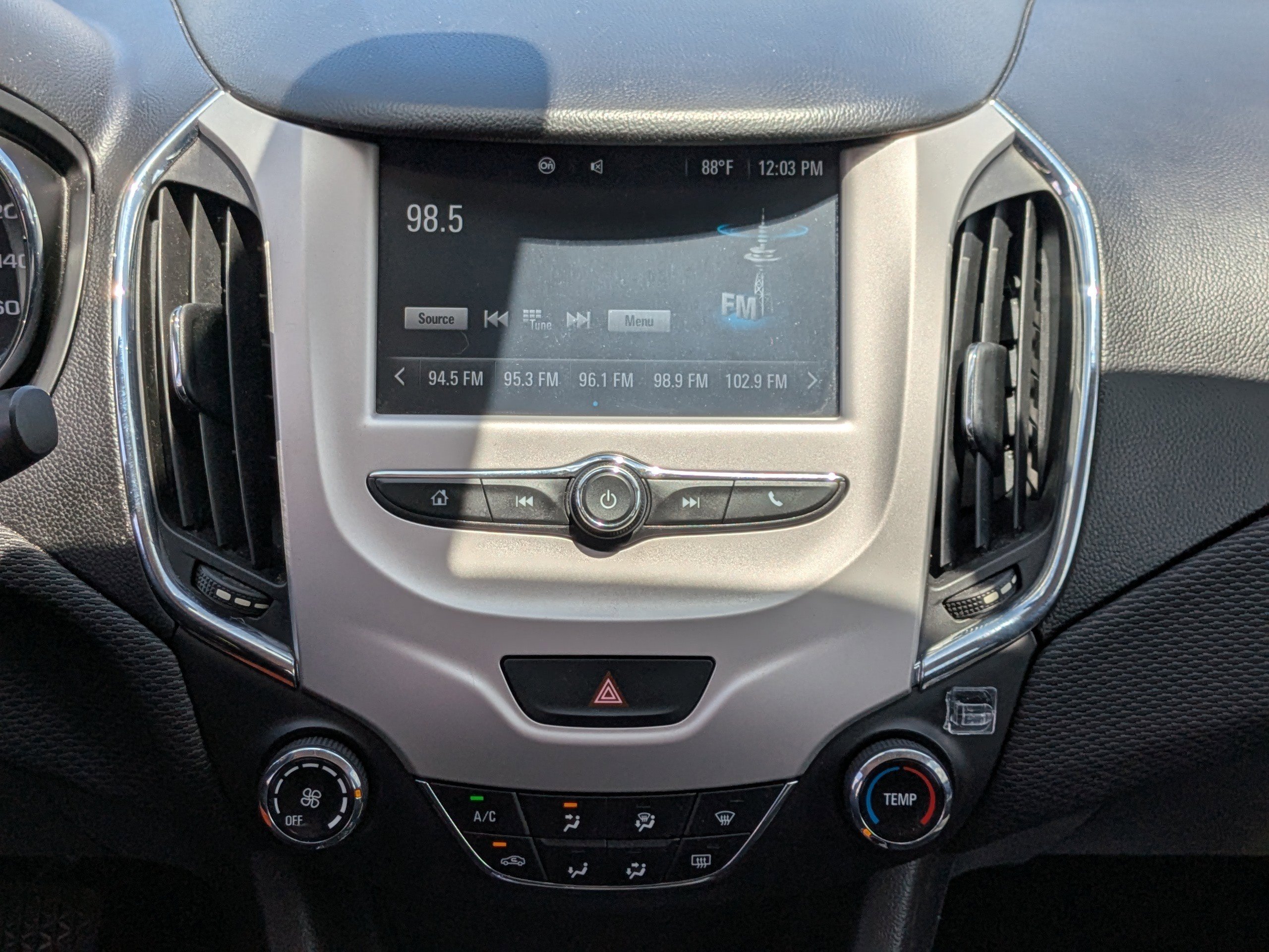 2016 Chevrolet Cruze LS - Photo 17