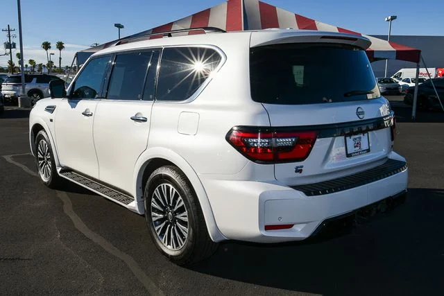 Used 2022 White Nissan SL image 3