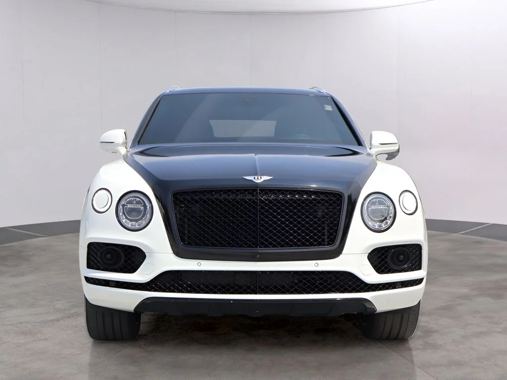 Used 2018 Bentley Bentayga Base with VIN SJAAC4ZV2JC017692 for sale in Kansas City