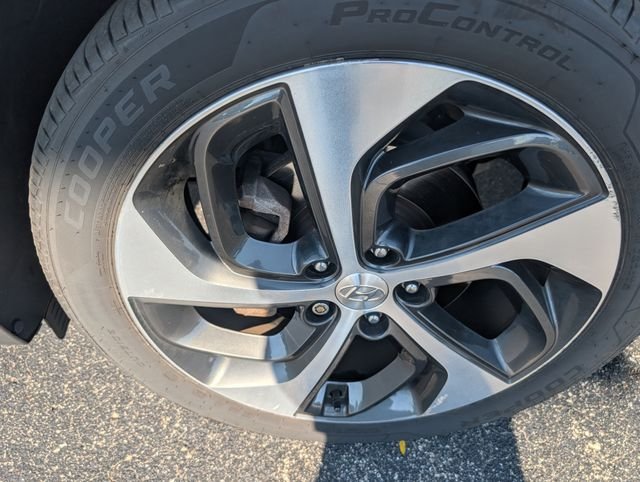 Used 2017 Molten Silver Hyundai Limited image 11