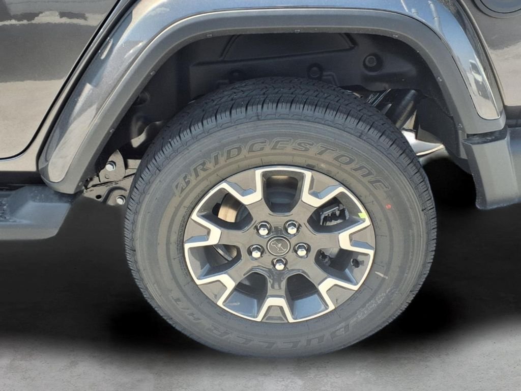 New 2026 Granite Crystal Metallic Clear-Coat Exterior Paint Jeep Sahara image 7