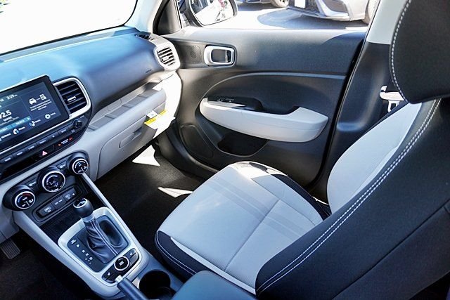 Used 2026 Black Hyundai SEL image 21