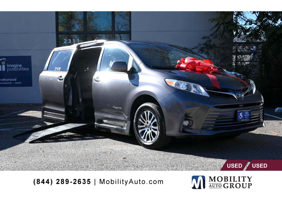 2020 Toyota Sienna XLE