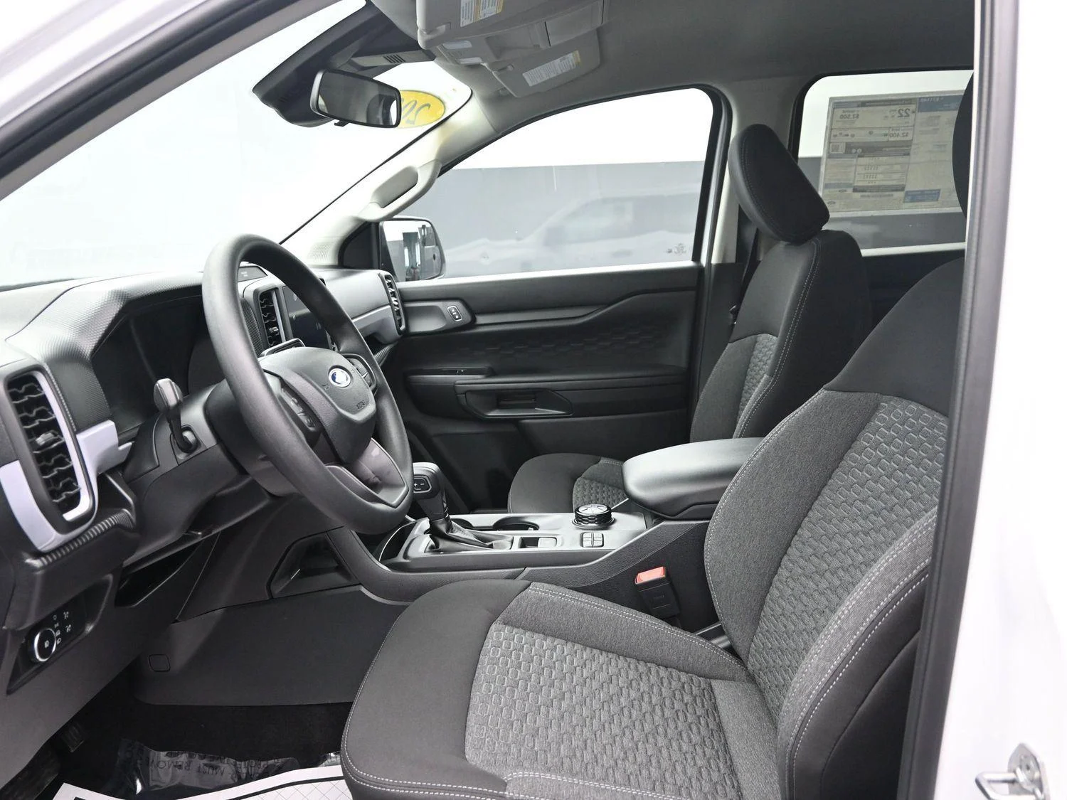 New 2025 Oxford White Ford XL image 17