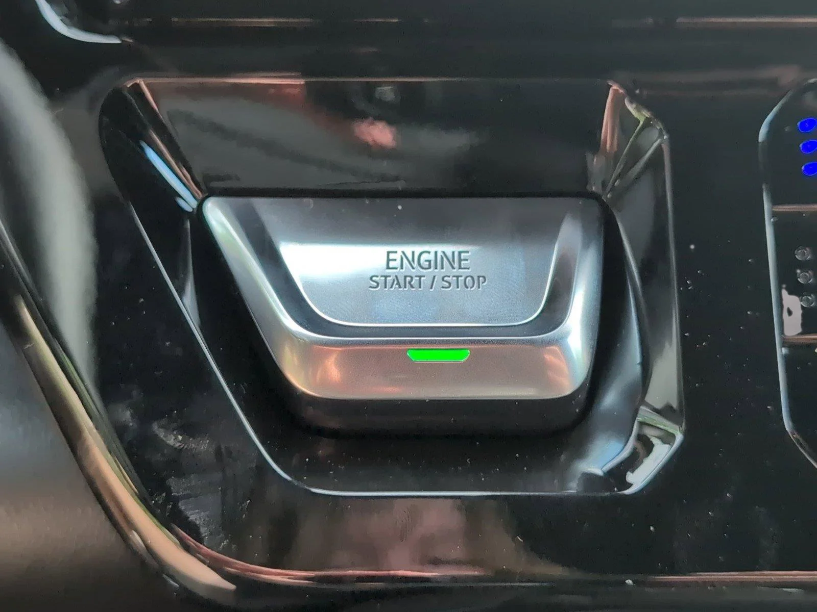 New 2026 Sterling Metallic GMC AT4 image 37