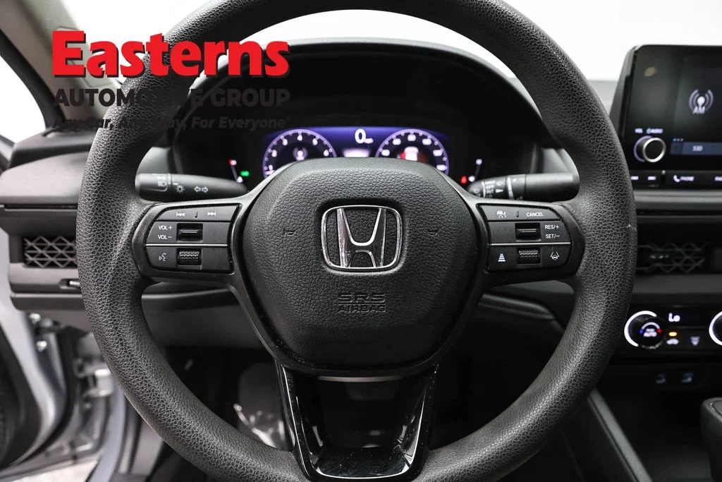 Used 2025 Silver Honda LX image 10