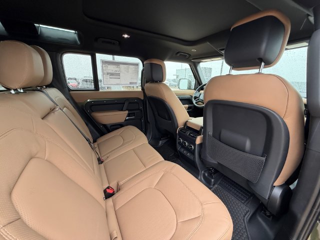 New 2026 Woolstone Green Land Rover X-Dynamic SE image 17