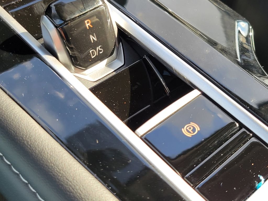 New 2026 White/off-white Volkswagen 2.0T SE w/Technology image 19