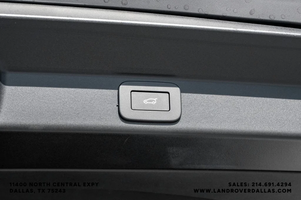 New 2026 Fuji White Land Rover Dynamic SE image 48