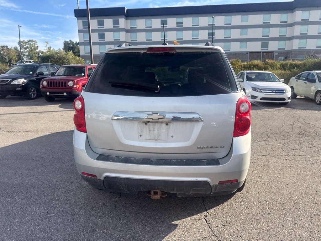 Used 2015 Silver Ice Metallic Chevrolet LT image 18