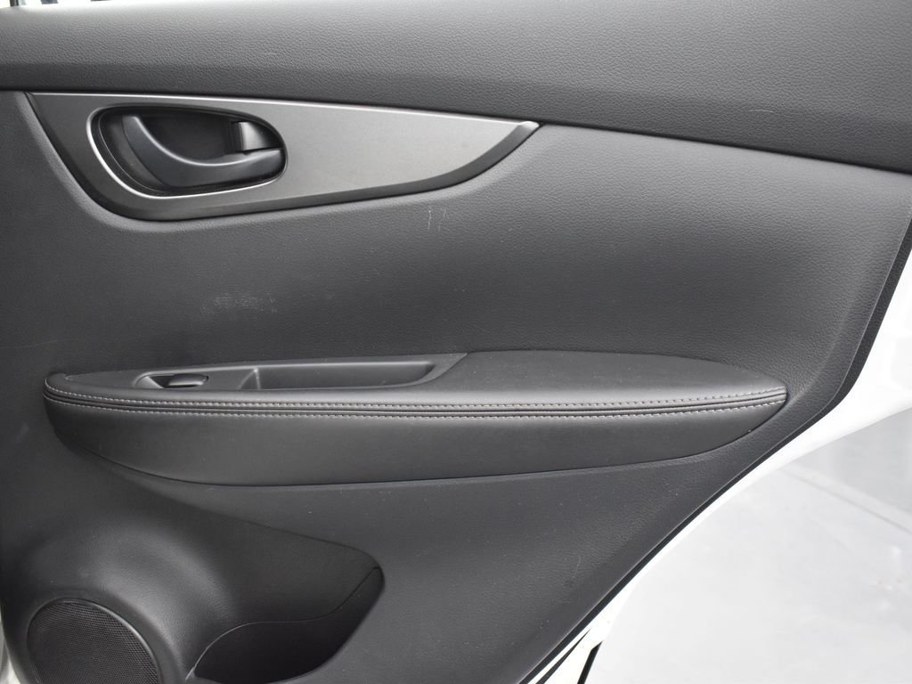 2017 NISSAN ROGUE SPORT - Image 24