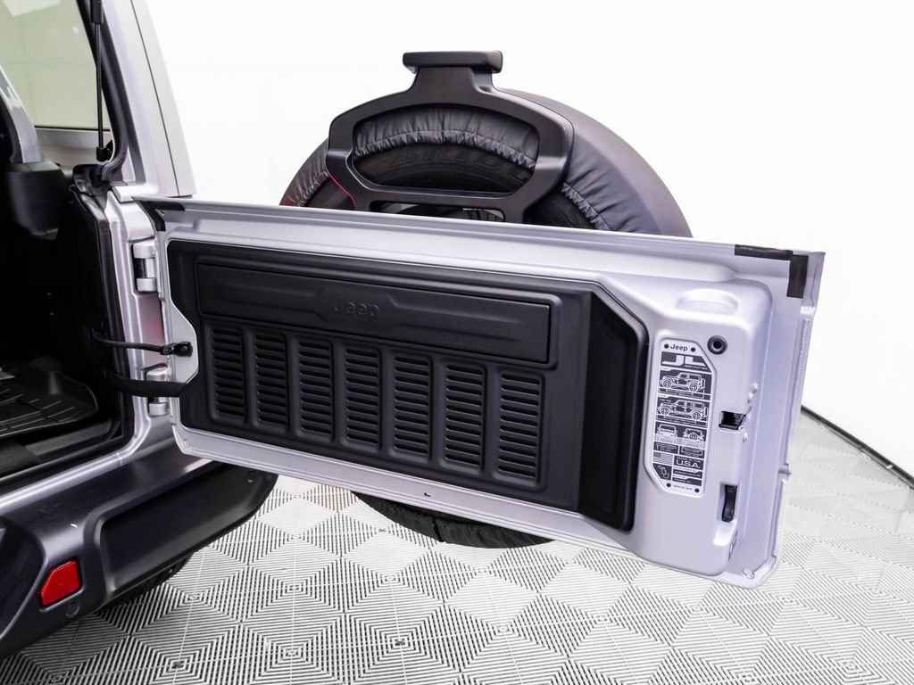 2024 Jeep Wrangler 4-Door Sahara - Photo 32