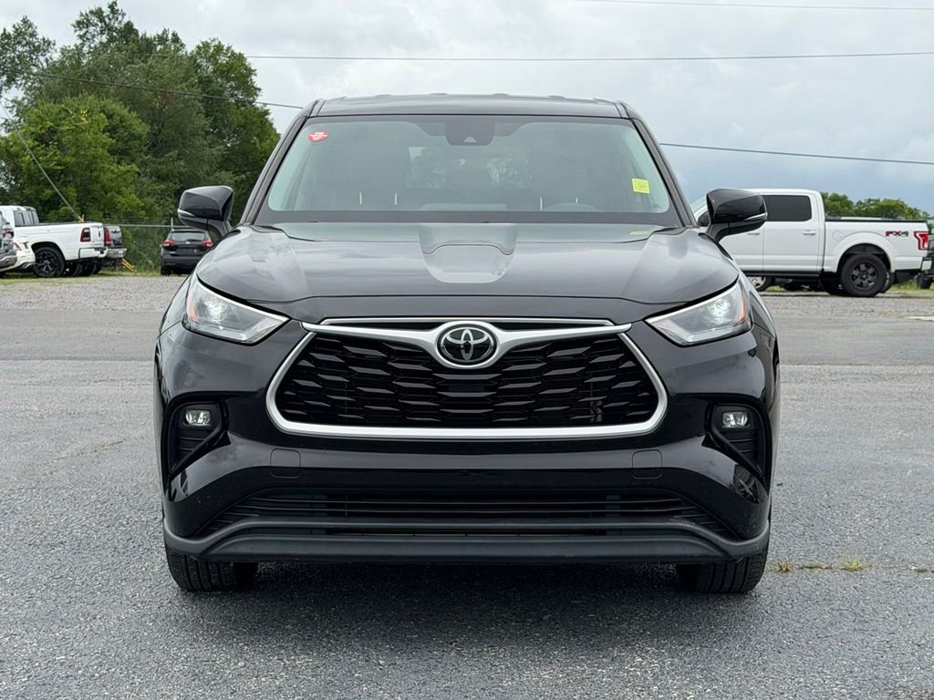 Used 2022 Brown Toyota LE image 10