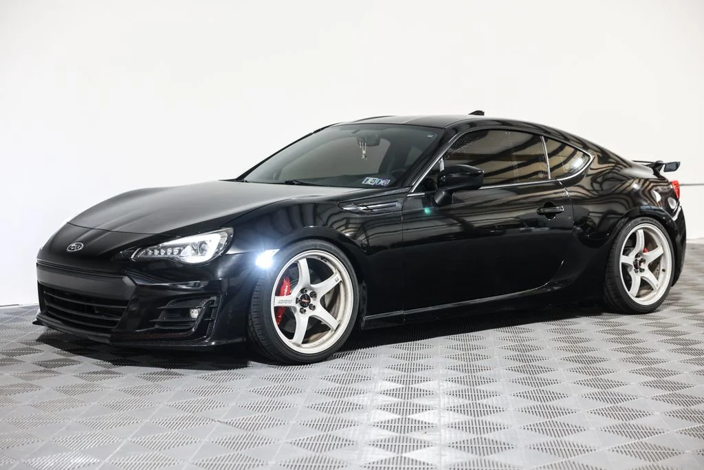 Used 2018 Black Subaru Limited image 19