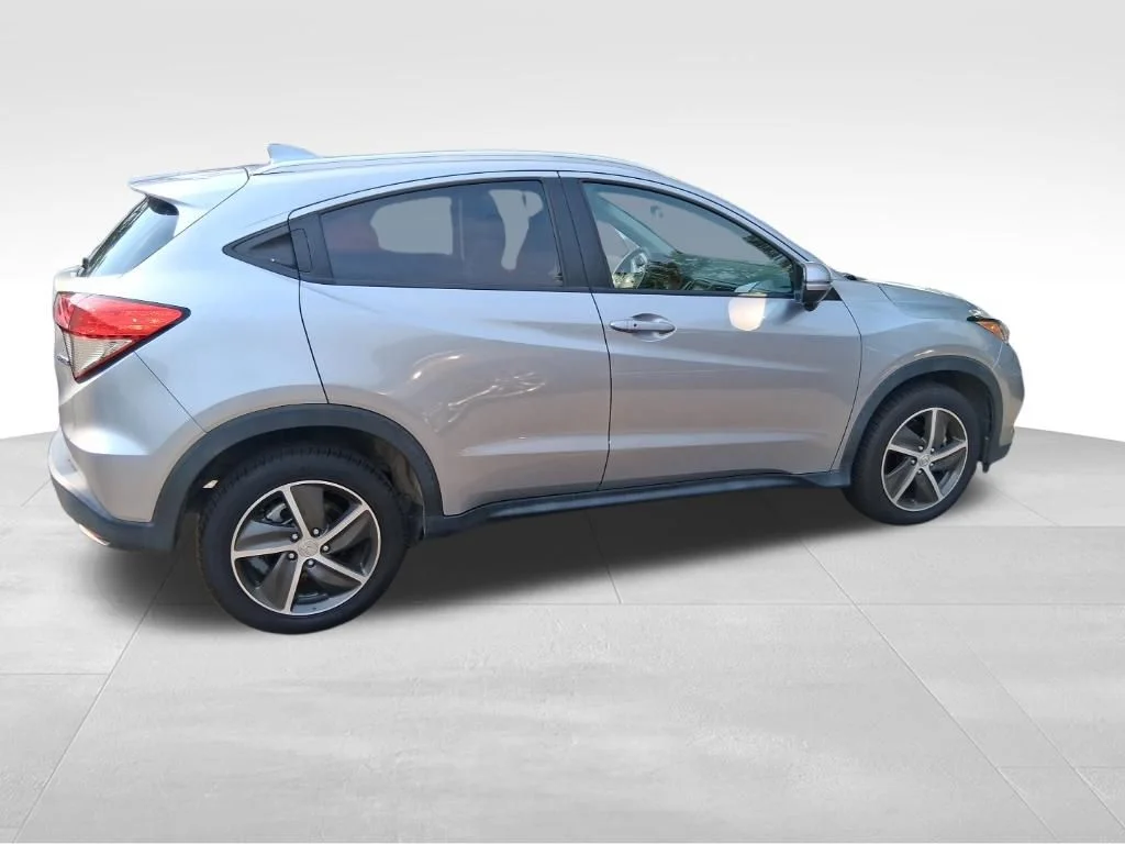 Used 2022  Honda EX image 17