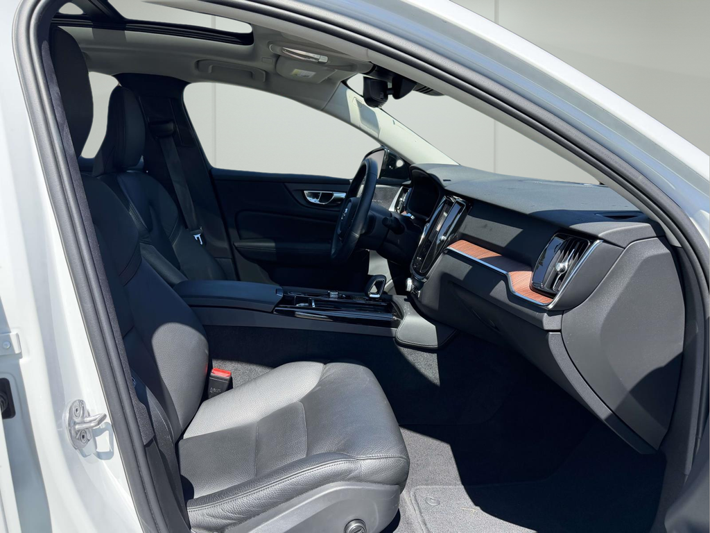 Used 2023 White Volvo T8 Plus Dark Theme image 11