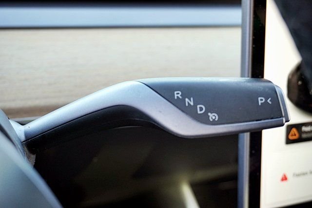 Used 2020  Tesla Long Range image 36