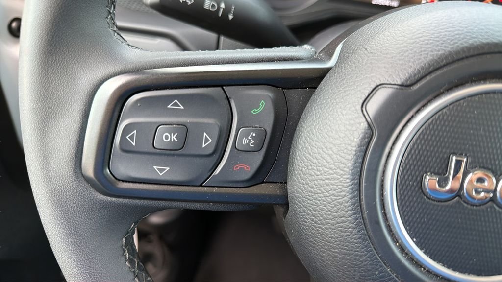 Used 2025 White Jeep Rubicon image 21