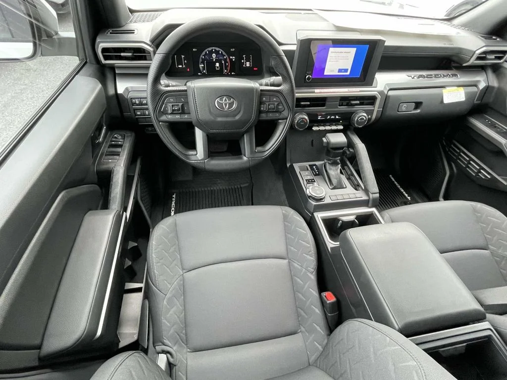 2025 Toyota Tacoma SR5 - Photo 10