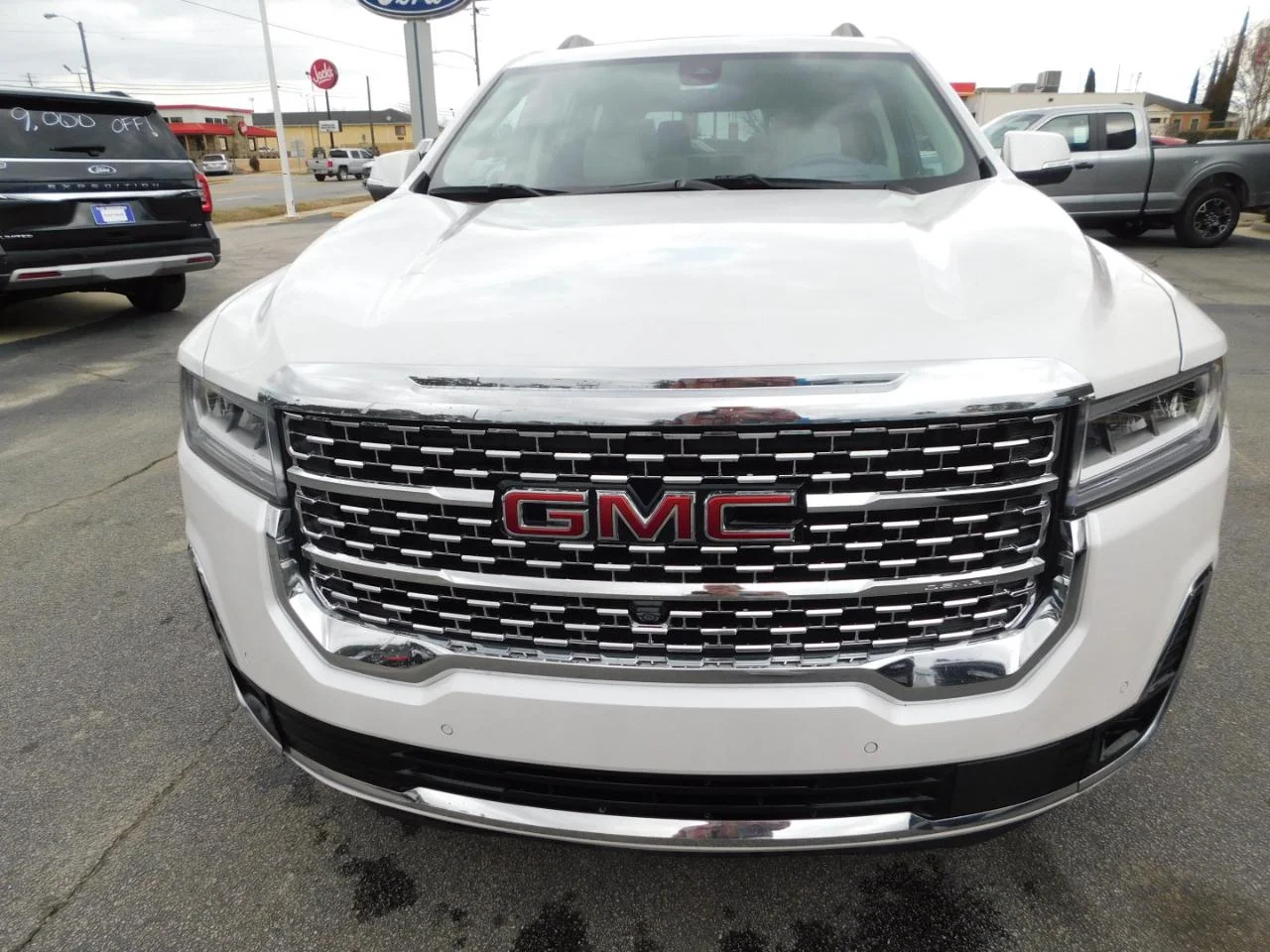 Used 2022 White GMC FWD 4DR DENALI image 3