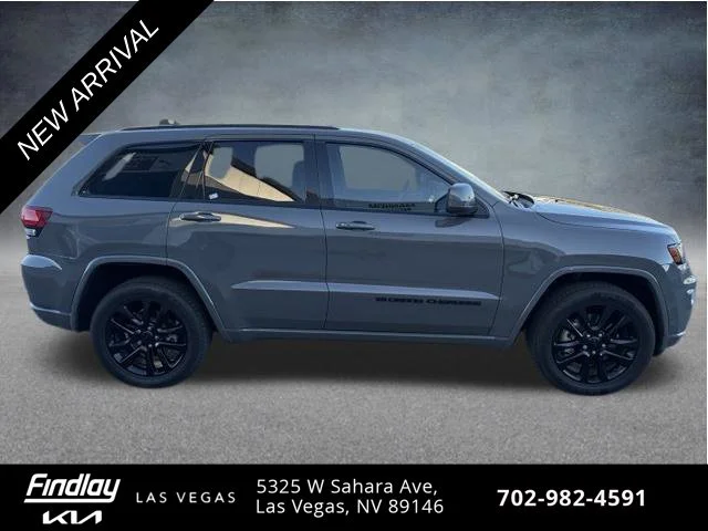 Used 2022 Gray Jeep Laredo X image 4