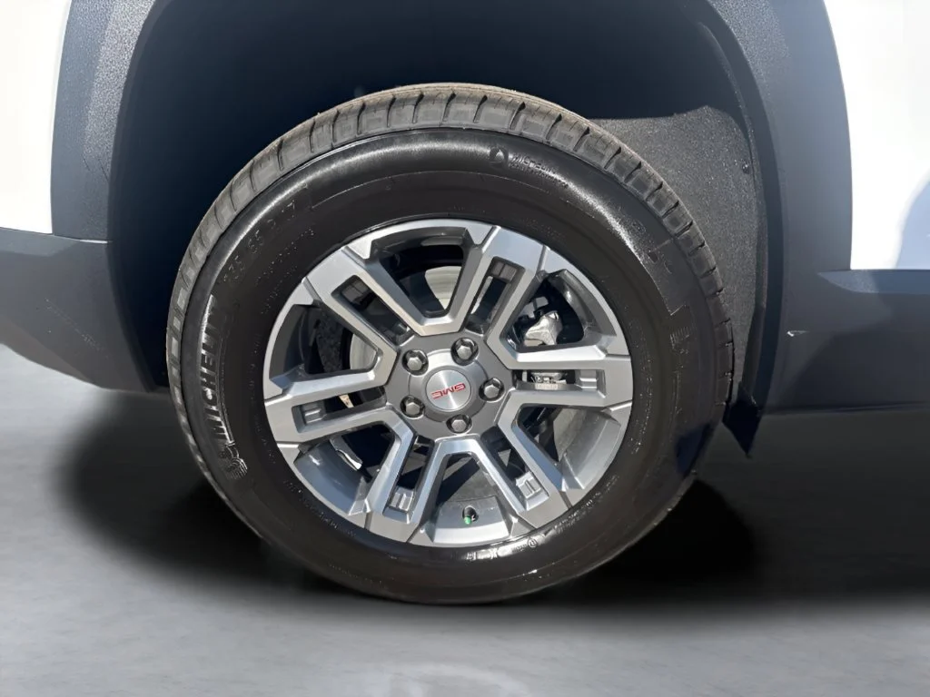 New 2027 Summit White GMC Elevation image 34