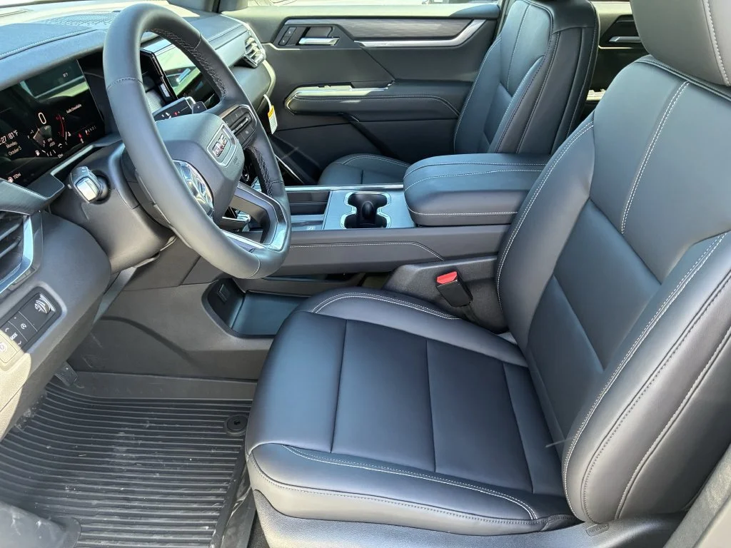 New 2027 Summit White GMC Elevation image 13