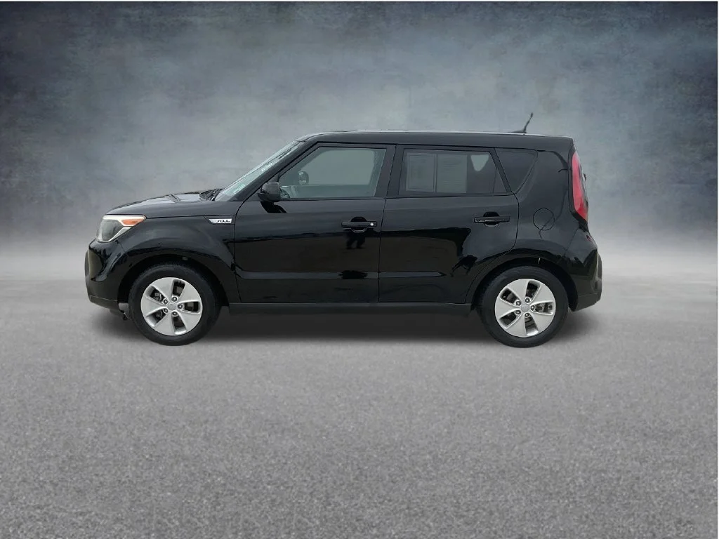 Used 2016 Black Kia Base image 4
